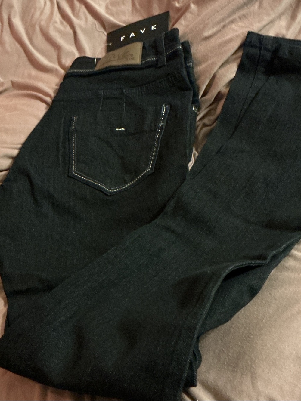 FAVE Women's Straight Leg Jeans in Black - Tailored Everyday Style